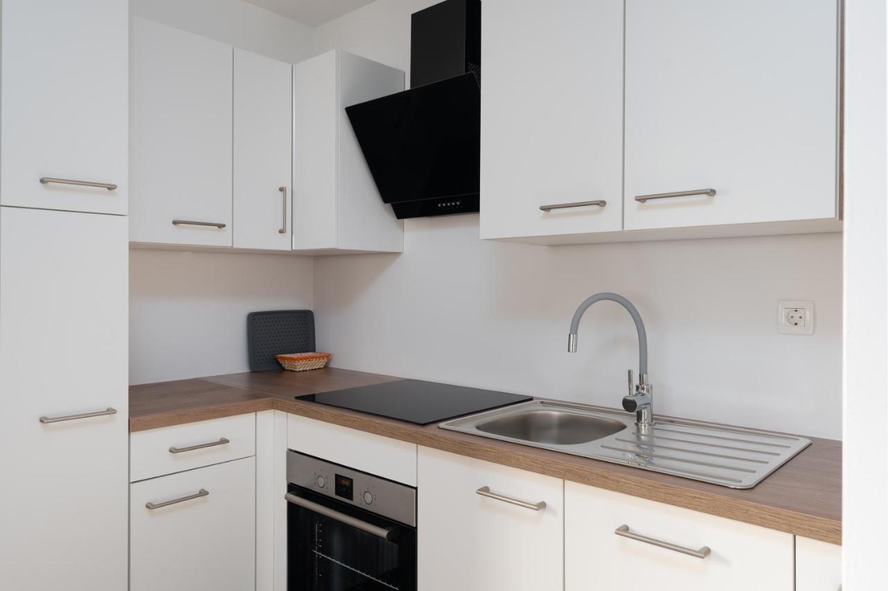 Number One Apartments Vir Exterior photo